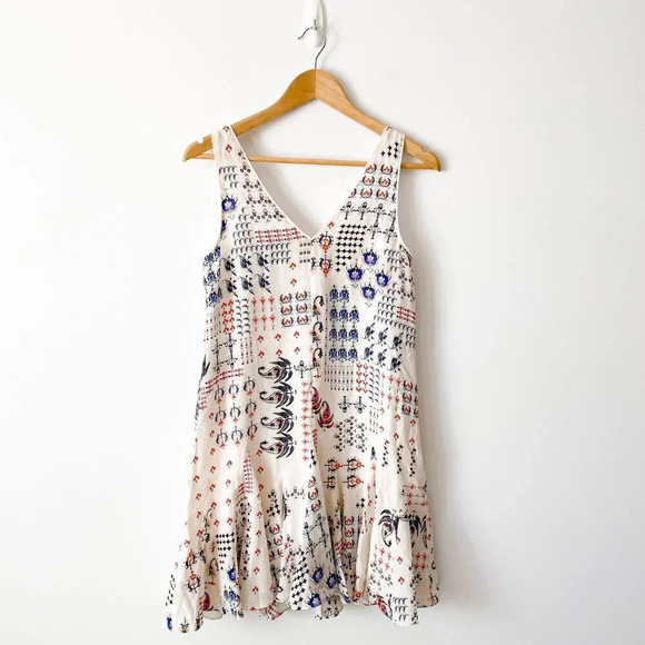 Club Monaco 100%  Silk Ruffle Hem Sleeveless Dress NWT Size 0 - Picture 1 of 6